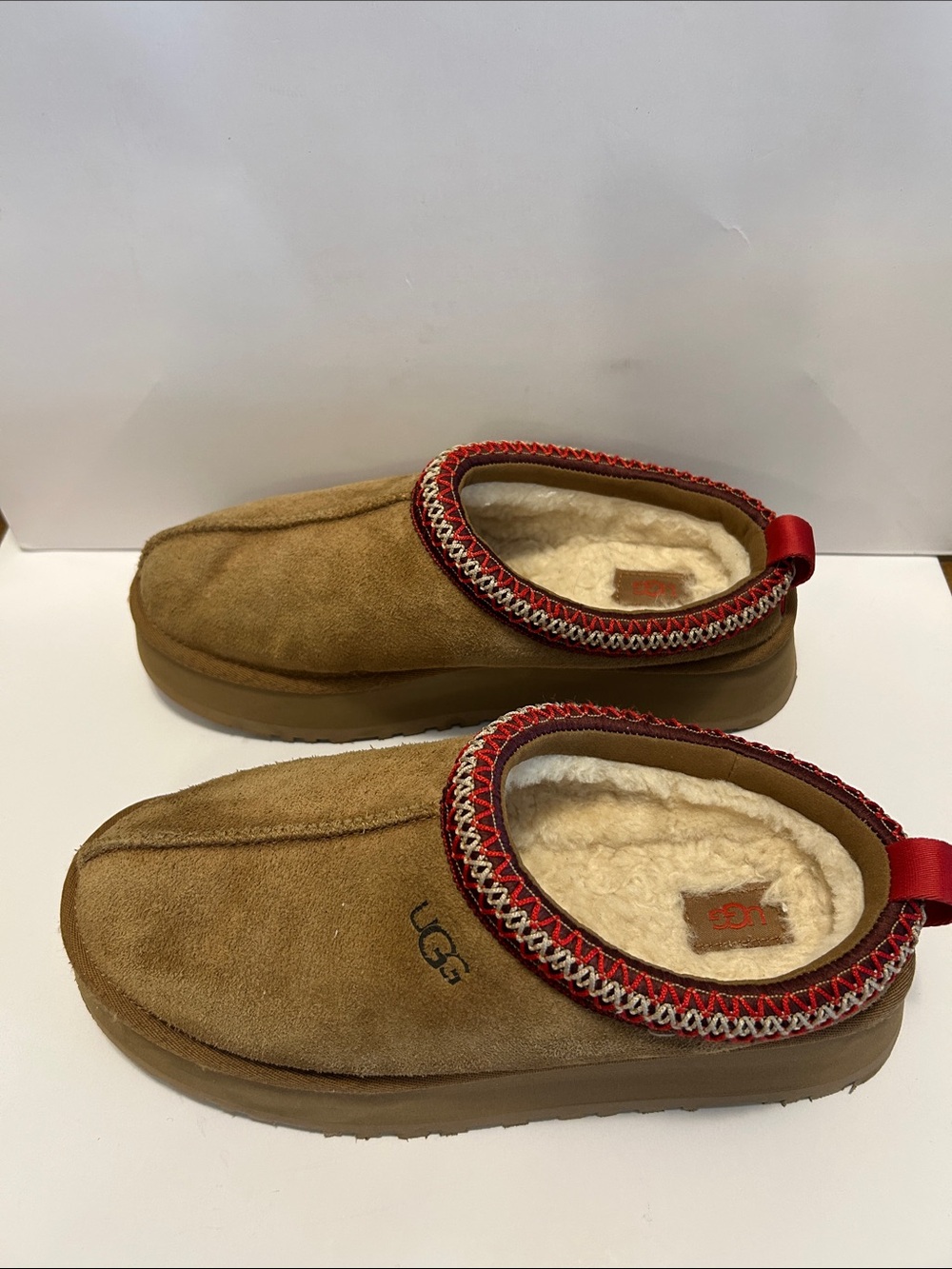 UGG Women Size 9 Chestnut Suede Slippers with Red Trim